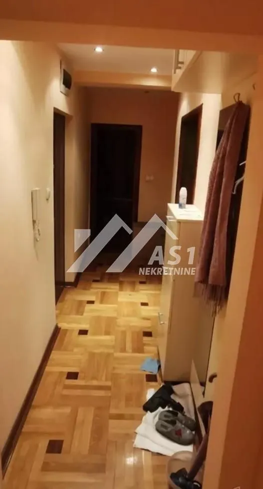 Izdavanje, dvosoban stan, 55m², Grbavica, Novi Sad Sve Podlokacije