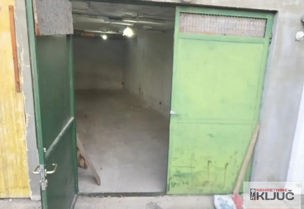 Izdavanje, poslovni prostor, 30m², Bulevar Evrope, Novi Sad Sve Podlokacije