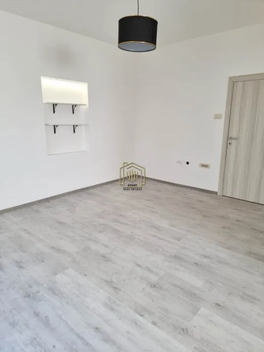 Rent, office space, 60m², Stari Aerodrom, Podgorica