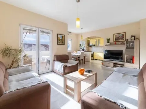 Prodaja, trosoban stan, 106m², Tivat, Crna Gora - image 1