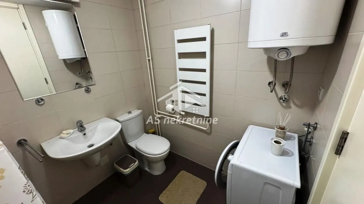Izdavanje, dvosoban stan, 69m², Novi Beograd Blok 67, Novi Beograd Sve Podlokacije