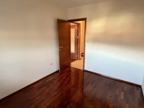 Sale, one bedroom apartment, 45m², Stari Aerodrom, Podgorica - image 2