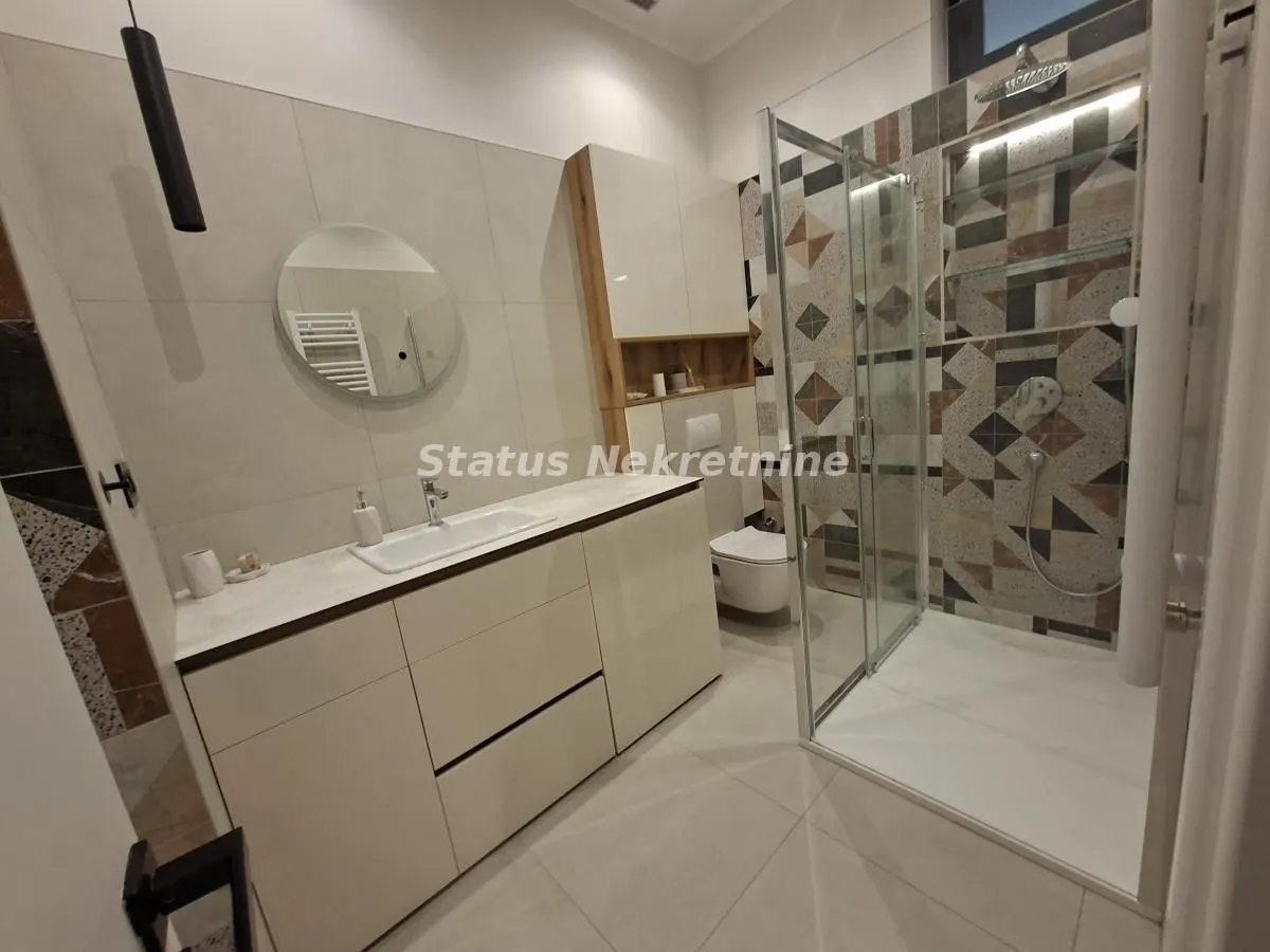 Prodaja, trosoban stan, 100m², Stari grad, Novi Sad