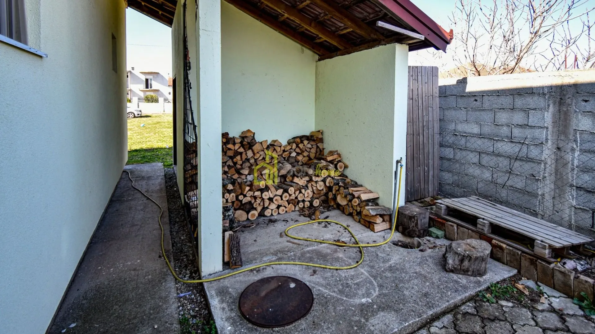 Sale, house, 200m², Donji Kokoti, Podgorica