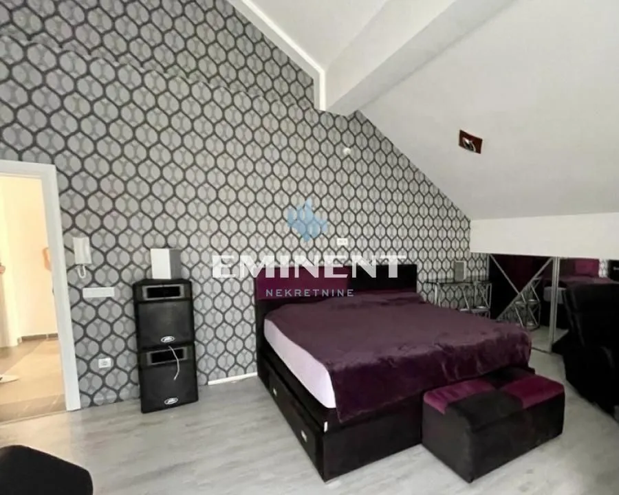 Prodaja, kuća, 342m², Stari Banovci, Stara Pazova