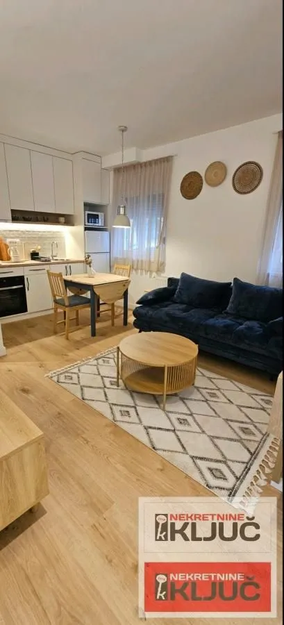 Izdavanje, jednosoban stan, 36m², Centar, Novi Sad