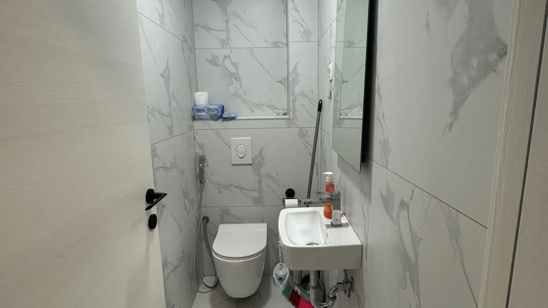 Izdavanje, dvosoban stan, 65m², Stari Aerodrom, Podgorica