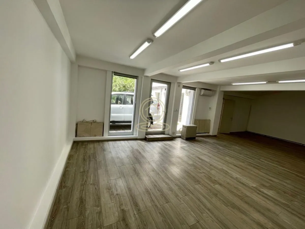 Izdavanje, poslovni prostor, 148m², Stari Grad, Beograd