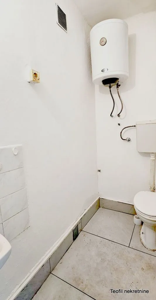 Sale, three bedroom apartment, 60m², Vračar, Šid