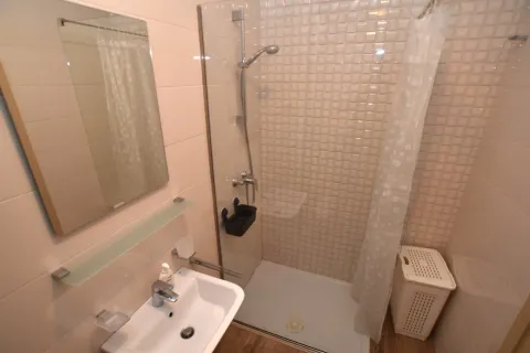Izdavanje, jednosoban stan, 47m², City Kvart, Podgorica - image 8