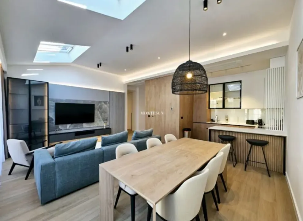 Izdavanje, dvosoban stan, 106m², Centar, Budva