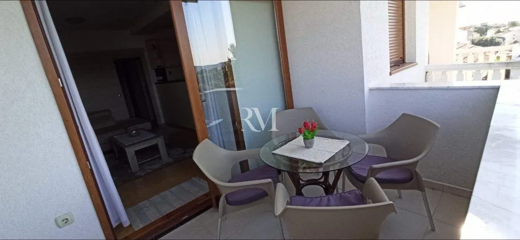 Izdavanje, dvosoban stan, 60m², Pod Kuk, Tivat