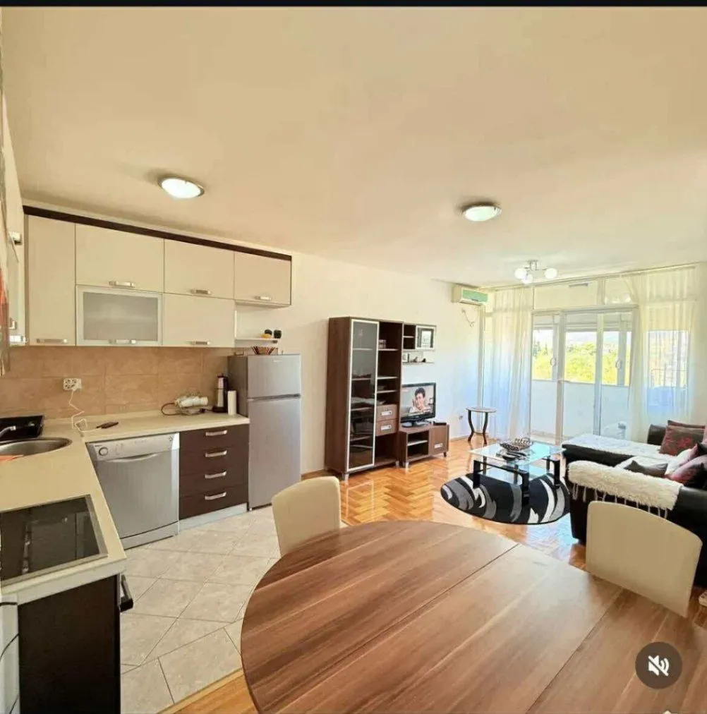 Izdavanje, dvosoban stan, 60m², City Kvart, Podgorica