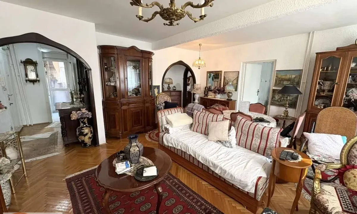 Prodaja, dvosoban stan, 80m², Voždovac Sve Podlokacije, Beograd