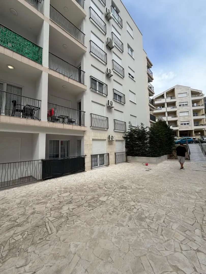 Sale, one bedroom apartment, 40m², Lazi, Budva