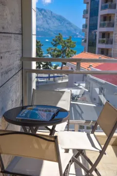 Rent, two bedroom apartment, 74m², Centar, Budva - image 9