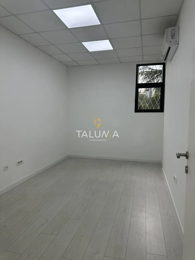 Rent, office space, 294m², Blok 5, Podgorica