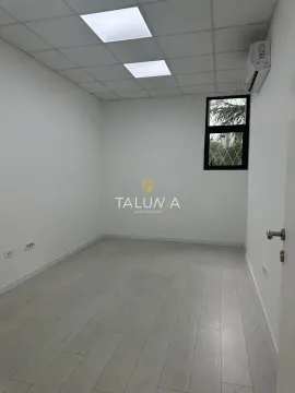 Rent, office space, 294m², Blok 5, Podgorica - image 7