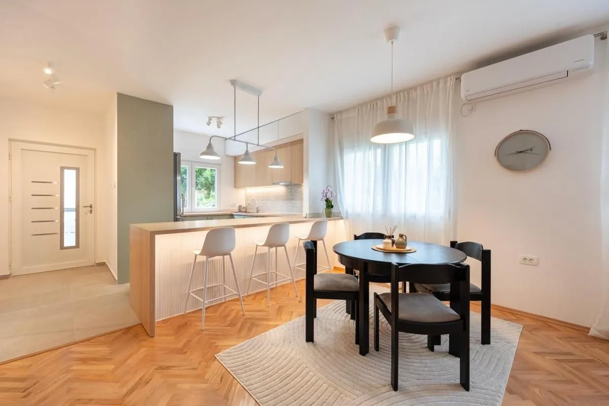 Rent, apartment, 100m², Dalmatinska ulica, Podgorica