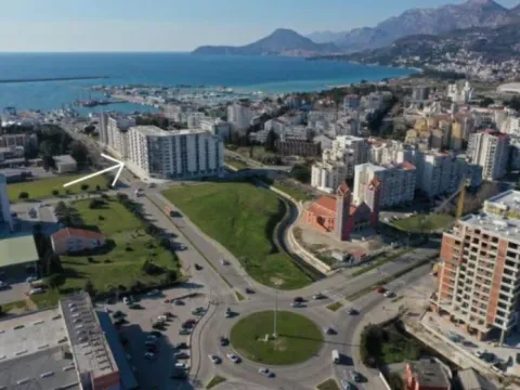 Izdavanje, jednosoban stan, 48m², Centar, Bar - image 6