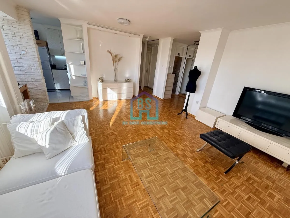 Prodaja, dvosoban stan, 60m², Bulevar Oslobodjenja, Novi Sad Sve Podlokacije