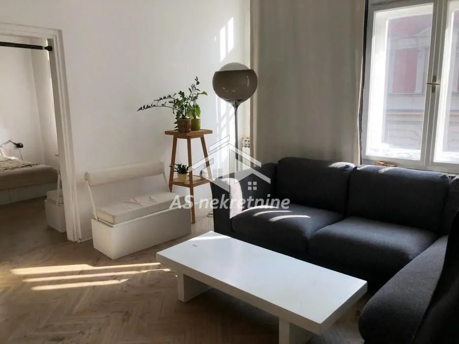 Izdavanje, trosoban stan, 95m², Stari Grad, Beograd