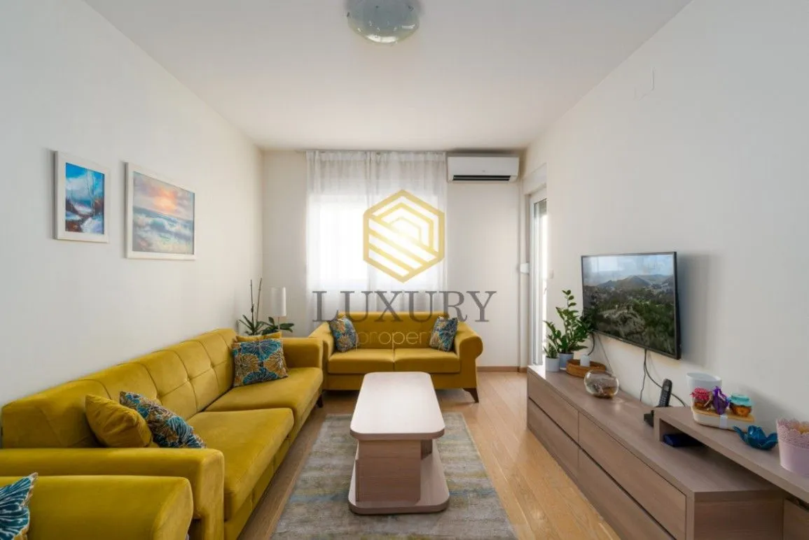 Izdavanje, dvosoban stan, 72m², City Kvart, Podgorica