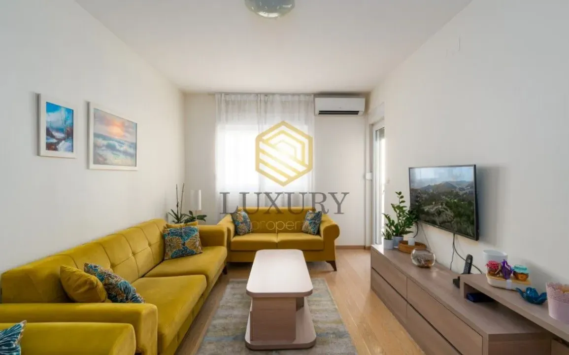 Izdavanje, dvosoban stan, 72m², City Kvart, Podgorica