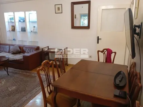 Izdavanje, trosoban stan, 75m², Novi Beograd Sve Podlokacije, Beograd