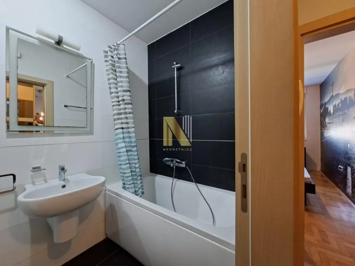 Prodaja, dvosoban stan, 42m², Bulevar Evrope, Novi Sad Sve Podlokacije