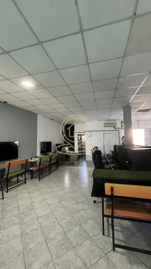 Rent, office space, 110m², Vašarište, Kragujevac