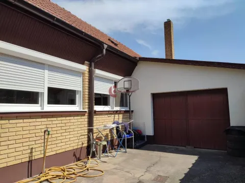 Sale, house, 196m², Dudova Šuma, Subotica
