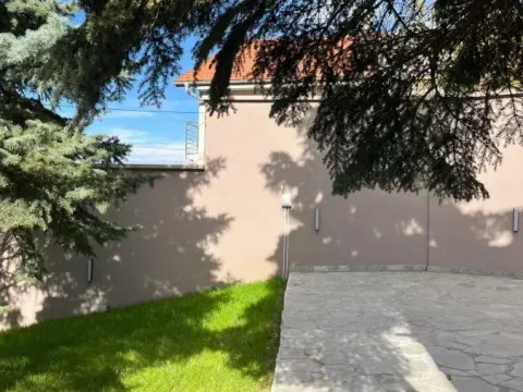 Izdavanje, kuća, 250m², Višnjička Banja, Palilula Sve Podlokacije - image 20