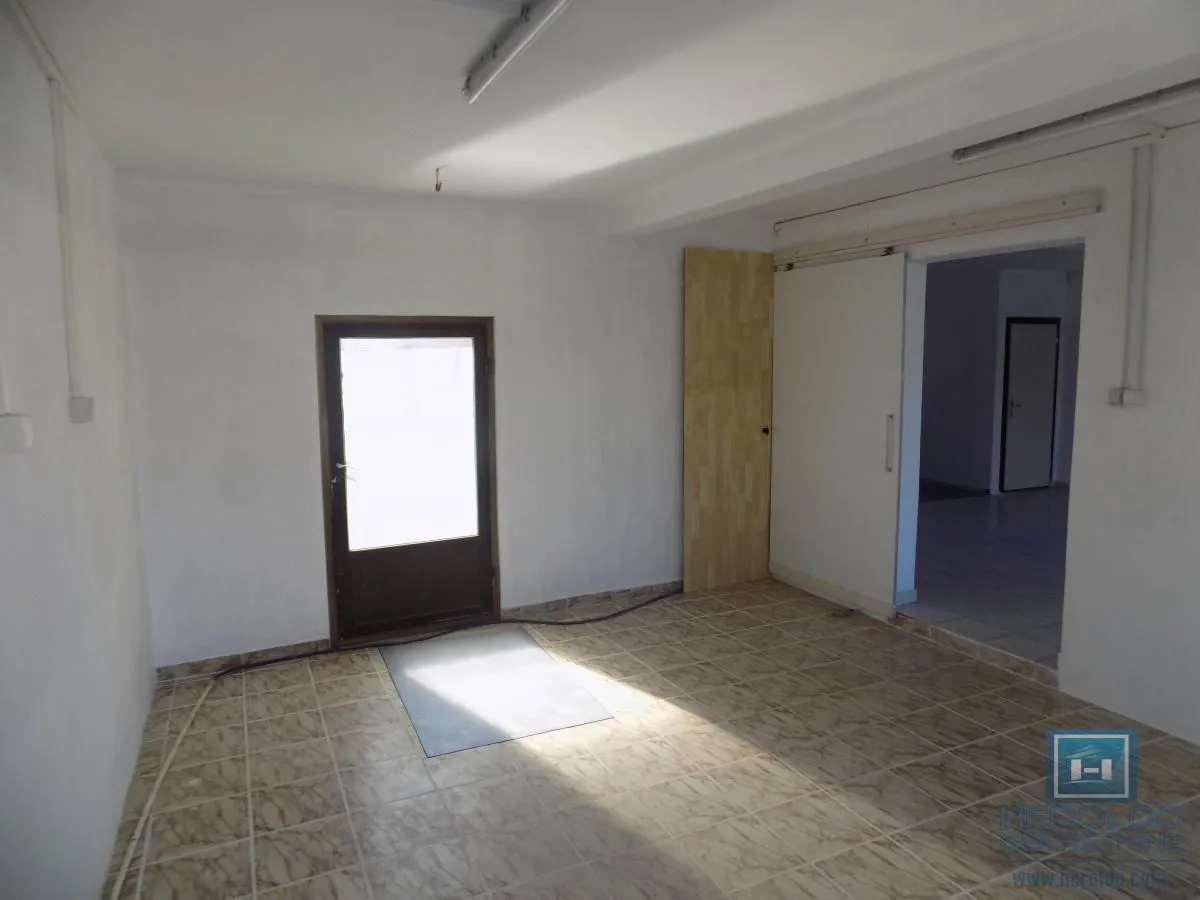 Rent, office space, 66m², Gloždak, Paraćin