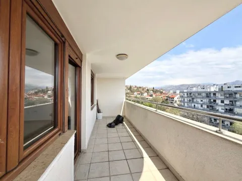 Prodaja, četvorosoban stan, 220m², Preko Morače, Podgorica - image 16