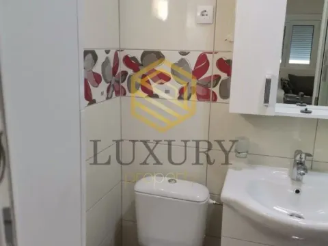 Izdavanje, kuća, 50m², Stari Aerodrom, Podgorica - image 6