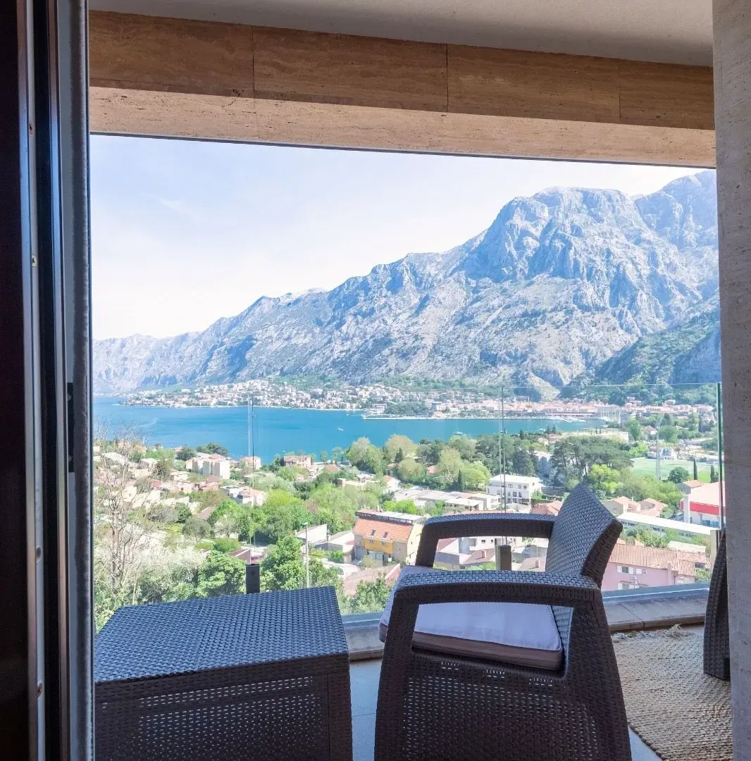 Rent, three bedroom apartment, 140m², Škaljari, Kotor