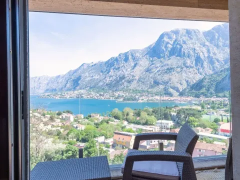 Rent, three bedroom apartment, 140m², Škaljari, Kotor - image 5