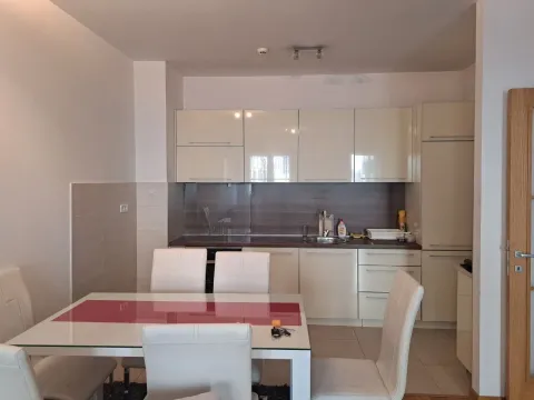 Izdavanje, dvosoban stan, 68m², City Kvart, Podgorica - image 8