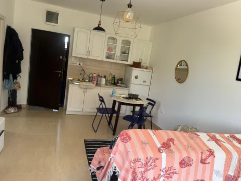 Izdavanje, garsonjera, 27m², Igalo, Herceg Novi - image 3