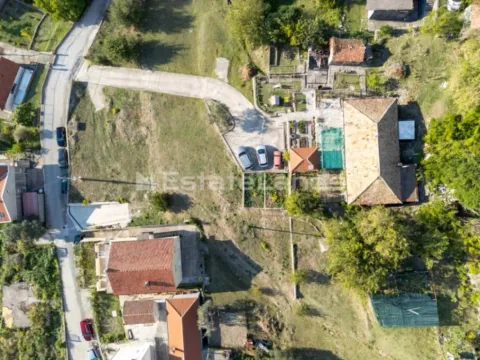 Sale, land lot, 1113m², Tivat, Crna Gora - image 1