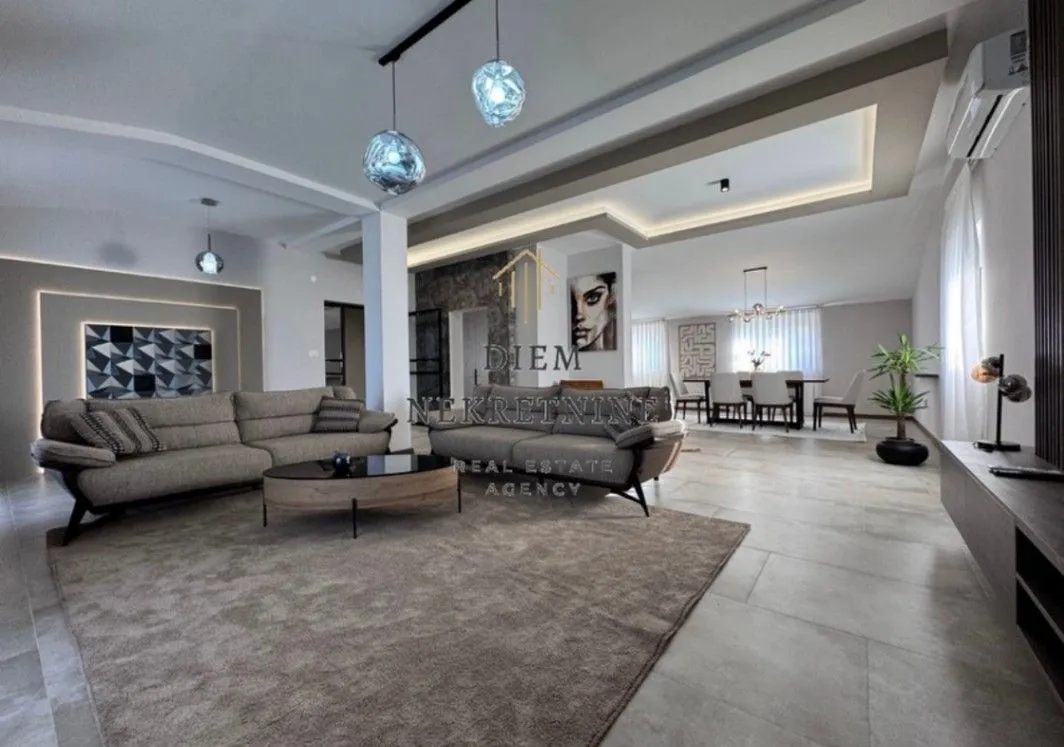 Izdavanje, trosoban stan, 180m², Vranići, Podgorica