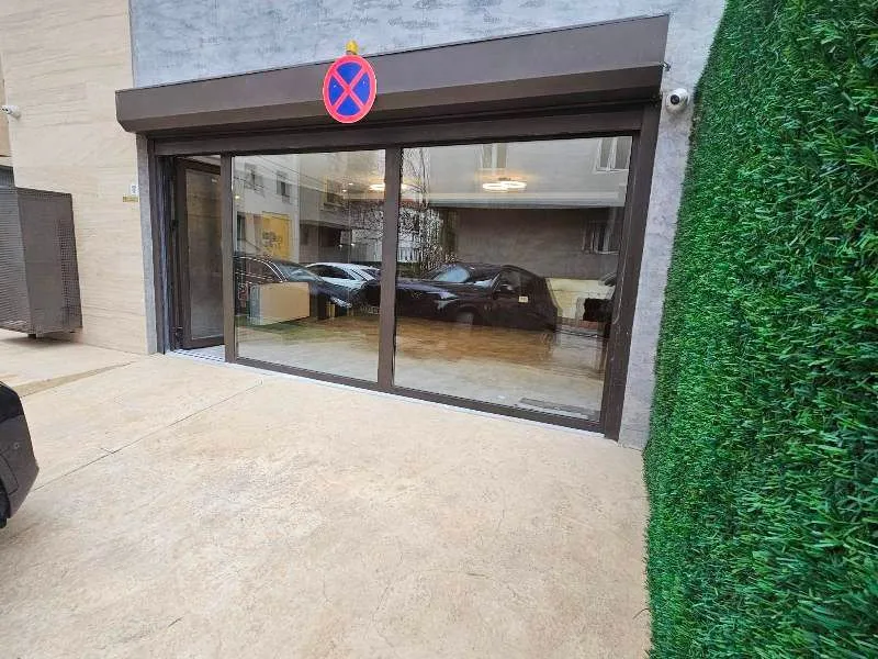 Izdavanje, poslovni prostor, 25m², Vračar Centar, Vračar Sve Podlokacije