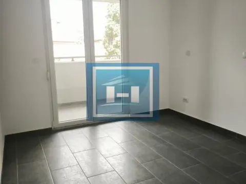 Izdavanje, stan, 223m², Centar, Ćuprija - image 7