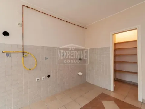 Sale, house, 195m², Mali Radanovac, Subotica - image 13