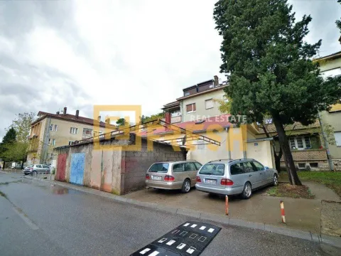 Sale, house, 80m², Centar, Podgorica - image 11