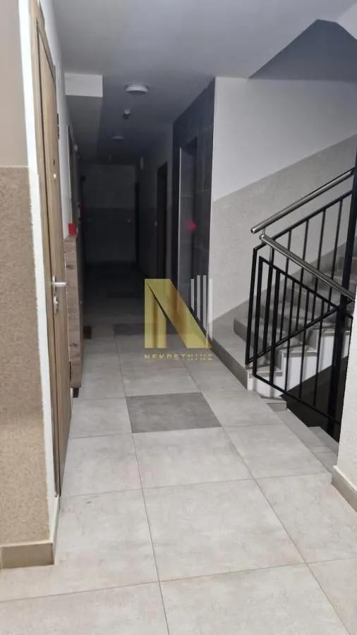 Izdavanje, trosoban stan, 53m², Salajka, Novi Sad Sve Podlokacije
