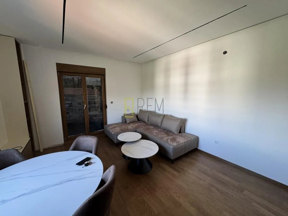 Izdavanje, jednosoban stan, 47m², Vezirov Most, Podgorica