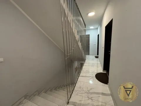 Izdavanje, dvosoban stan, 75m², Kalenić Pijaca, Vračar Sve Podlokacije - image 10