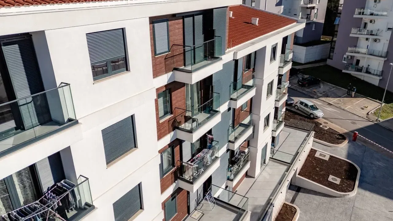 Prodaja, jednosoban stan, 42m², Tivat, Crna Gora